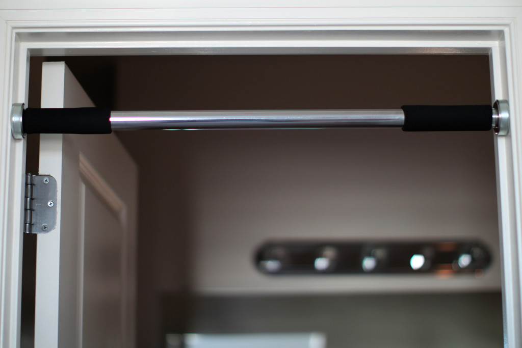 best telescopic pull up bar